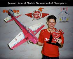 Gewinner des Indoor World Championship ITOC 2010 Gernot Bruckmann, seit Jahren Teampilot von PowerBox Systems - gernot-bruckmann_zoom