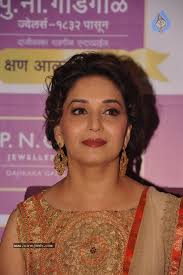 Madhuri Dixit Nene at Kshan Ala Bhagyachya 2013 Event - madhuri_dixit_nene_at_kshan_ala_bhagyachya_2013_event_1611130113_041