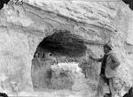 File:Elmer Riggs standing at the site of Megatherium.jpg ...