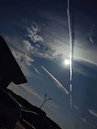 Attēlu rezultāti vaicājumam “Contrail shadows”