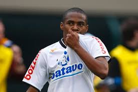 Corinthians vai pagar primeira parcela de Elias apenas em outubro