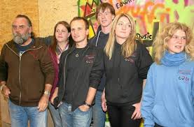 Die Streetworker Wilhelm Heinzmann, BA-Studentin Maike Eckert, Matthias Weiß, Stefan Eskerski, Jana Thome und Annika Isak (von links) sind dabei, ...