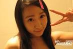 90后女大学生宿舍大尺度自拍袒胸