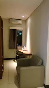 Salah satu sudut di kamar eksekutif. - Picture of favehotel Braga ...