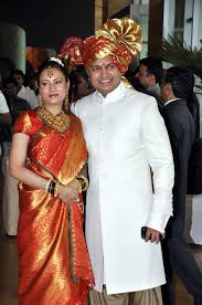 Amit Deshmukh posing with wife Aditi at his brother Ritesh Deshmukh Genelia Wedding ceremony in Mumbai Photo - 9rvxij4hfsgbkc2n.D.0.Amit-Deshmukh-posing-with-wife-Aditi-at-his-brother-Ritesh-Deshmukh_Genelia-Wedding-ceremony-in-Mumbai-Photo