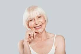 Resultado de imagem para mulher idosa