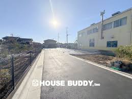 Image result for 武蔵村山市岸2丁目〈中古〉JR八高線「箱根ヶ崎」駅バス６分停歩４分　閑静な住宅地　前面道路が広いのでクルマの運転が苦手な方も車庫入れ楽々！　全居室収納充実！