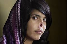 Die südafrikanische Fotografin Jodi Bieber hat für ihr Bild einer Afghanin, ...