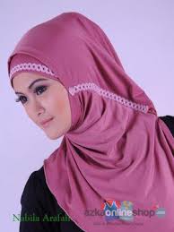 Jilbab Bergo 'Nabila Arafah' By Atteenahijab | AZKA Online Shop