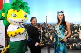 Miss World celebrates with Lumka Dlomo of the Johannesburg Tourism Company. The gaze of the world will be focused on South Africa in June and July this year ... - Miss_World_and_Lumka_Dlomo