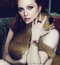 In the last picture of the campaign, Julianne wears the Tubogas snake watch ... - moore