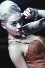 Rita rocks red 'stiletto'