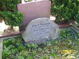 Grabstein von Gesa Schumacher (geb. Fecken) (07.10.1910-02.01. Häufige Nachnamen auf diesem Friedhof: Fischer (44) - Itzen (34) - Janssen (29) - Meyer (27) ...