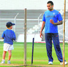 Zaheer Khan speaks to coach Gary Kirsten\u0026#39;s son Joshua at a practice session in Mumbai on Sunday evening. — PTI - sp1