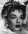 http://www.nndb.com/people/804/000063615/signoret-belle.jpg