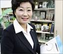 Insurance queen: Kyobo Life Insurance financial planner Ji Youn-suk poses ... - 100512_p10_queenPHOTO