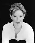 Molly Ringwald welcomes her twins. - molly-ringwald-twins-born