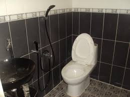 11 Interior Desain Kamar Mandi Sederhana Minimalis - DesainIC