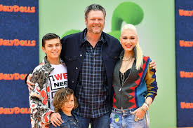 Image result for Queen B by Bumbleride $428 Gwen Stefani and Gavin Rossdale with Kingston and Zuma at the LA zoo
