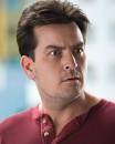 Actualmente, (gracias a su rol como Charlie Harper en la serie Two and a ... - charlie-sheen