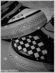 Celle là c'est la mienne je l'ai décoré avec du stylo noir