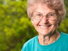 Resultado de imagem para mulher idosa