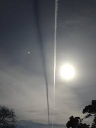 Attēlu rezultāti vaicājumam “Contrail shadows”