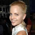 no idea what Mena Suvari's