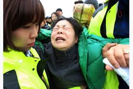 South Korean ferry captain, 2 crew members arrested, death toll rises | Toronto Star - ferry_4.jpg.size.xxlarge.letterbox