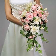 bouquet de mariée Images?q=tbn:ANd9GcSc47LL1RojjgcBWxtJTunhz0uhYd_6uj6I1nr22TNZCVxbVJjf0w