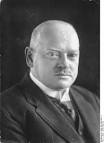 File:Bundesarchiv Bild 146-1982-092-11, Gustav Stresemann.jpg ...