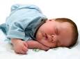 Neonato che dorme I neonati necessitano di circa sedici ore di sonno al ... - neonato-dorme