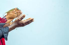 Image result for foto de pessoasrezando