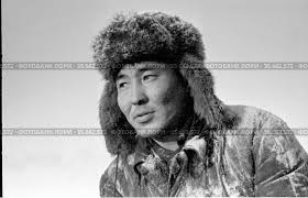 Картинки по запросу Молодой человек в шапке