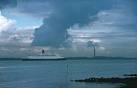 QE2 Sailing up the Solent - via Daymix