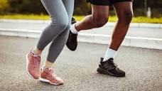 Las 5 mejores zapatillas de running para corredores que sufren ...