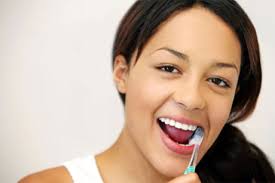 nhung-loi-ngo-ngan-khi-danh-rang. 3. Đánh răng chải ngang. Có tới 90% người Trung Quốc dùng hình thức chải răng ngang. Đánh răng như vậy không những không ... - nhung-loi-ngo-ngan-khi-danh-rang
