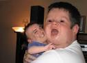 http://gambar-lucu.com/userfiles/cache/funny-images/gambar-lucu-ayahnya-jadi-bayi.jpg