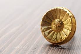 Image result for 弁護士バッジ