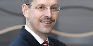 Dr. <b>Jan Bergmann</b> ist neuer stellvertretender Vorstandsvorsitzender von Glunz <b>...</b> - 10408