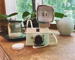 Attēlu rezultāti vaicājumam “Diana camera”