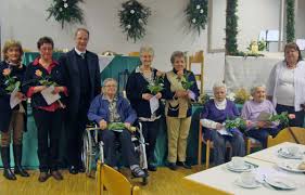 ... Hildegard Dorsch und Lotte Hoffmann für 40 Jahre mit einem Frauenbundschirm sowie Monika Kirstein für 50 Jahre mit der Ehrennadel des Frauenbundes in ... - DSC05137