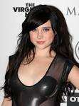 http://i2.listal.com/image/1271365/936full-alessandra-torresani.jpg
