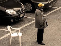 guerra ai parcheggiatori abusivi