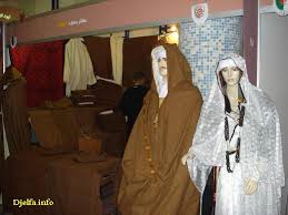لباس تقليدي الجزائري - صفحة 2 Images?q=tbn:ANd9GcSjiMcb1J3gdWmqRgIb0MpIrnBXrGSTSksxeei7uTxiklBp3PPX