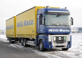 Renault 500 Hängerzug, Spedition Willi Betz, im Industriegebiet ...