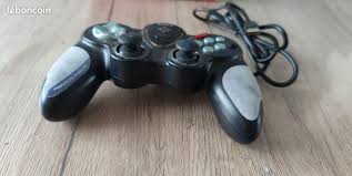 Résultat de recherche d'images pour "SAITEK P990 DUAL ANALOG"