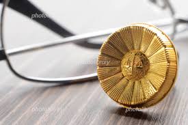 Image result for 弁護士バッジ