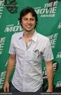 http://www.exposay.com/celebrity-photos/zach-braff-2006-mtv-movie-awards-arrivals-8Y5S9Y.jpg