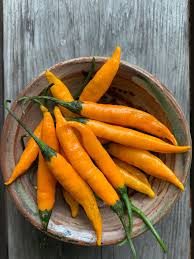 Afbeeldingsresultaat voor thai yellow hot pepper